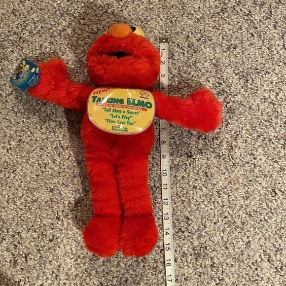 🎃 COPY - BNWT TALKING ELMO - Picture 4 of 8